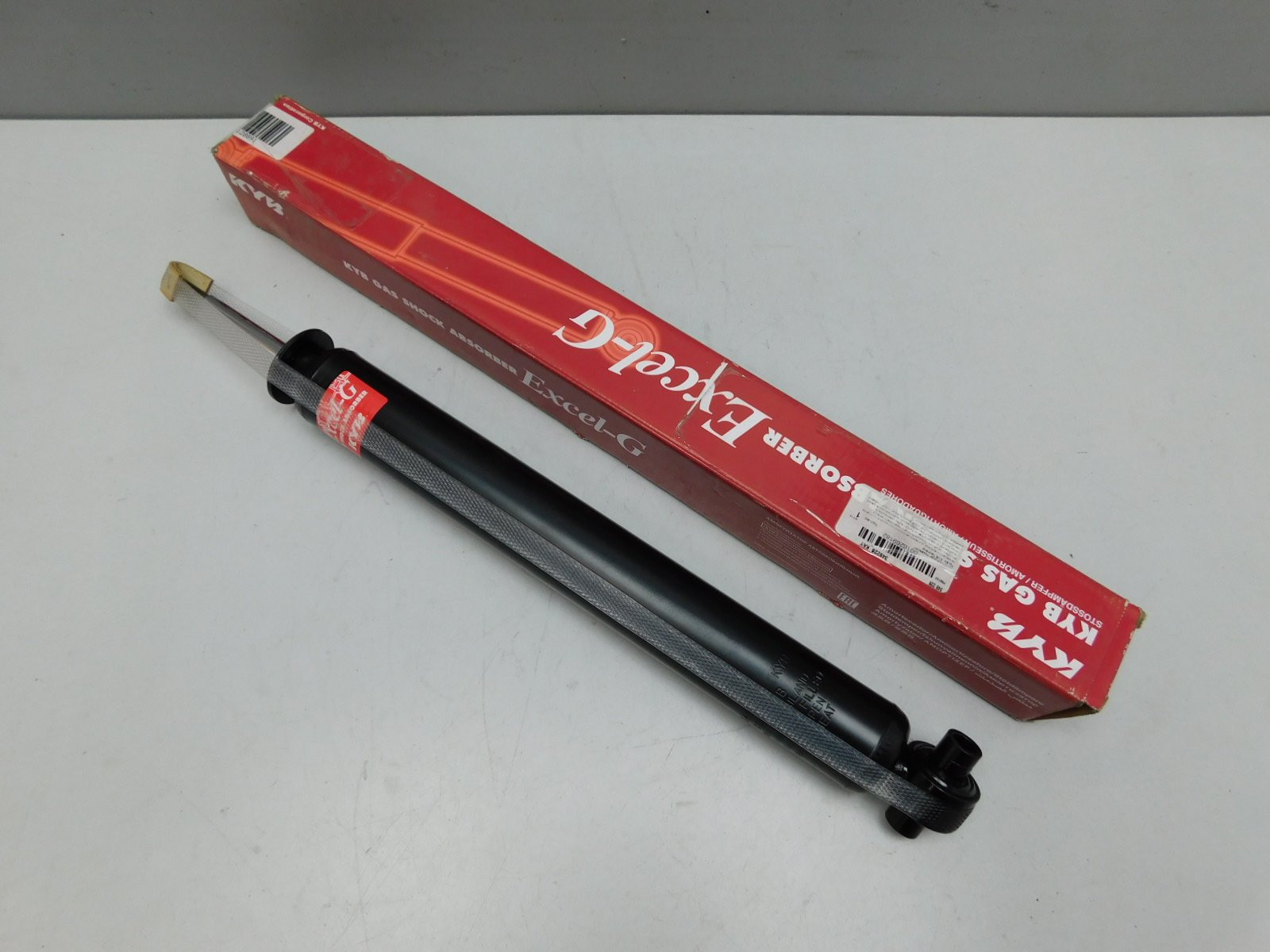 Амортизатор задний кобальт. Амортизаторы спарк задний комплект. Амортизатор кобальт. Кобальт gm задний амортизатор. Стойка амортизатора передняя шевроле кобальт.