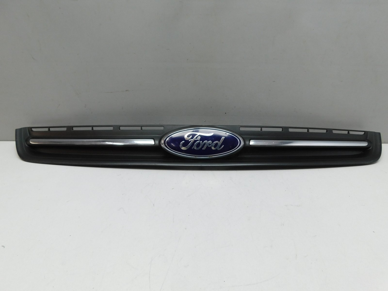 Решетка радиатора Ford Kuga 2012>