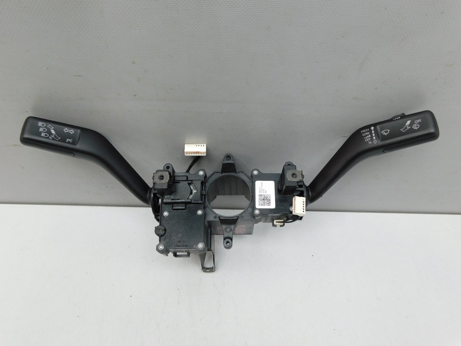 Переключатель подрулевой Volkswagen Passat B6 2005-2010