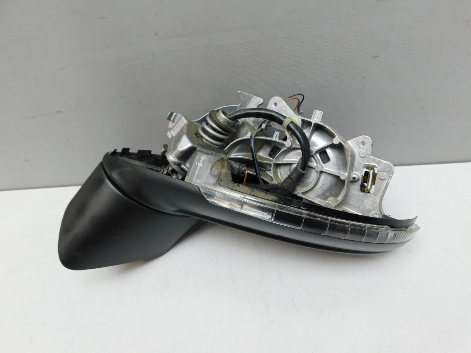 Зеркало левое электрическое Volkswagen Touareg 2010>