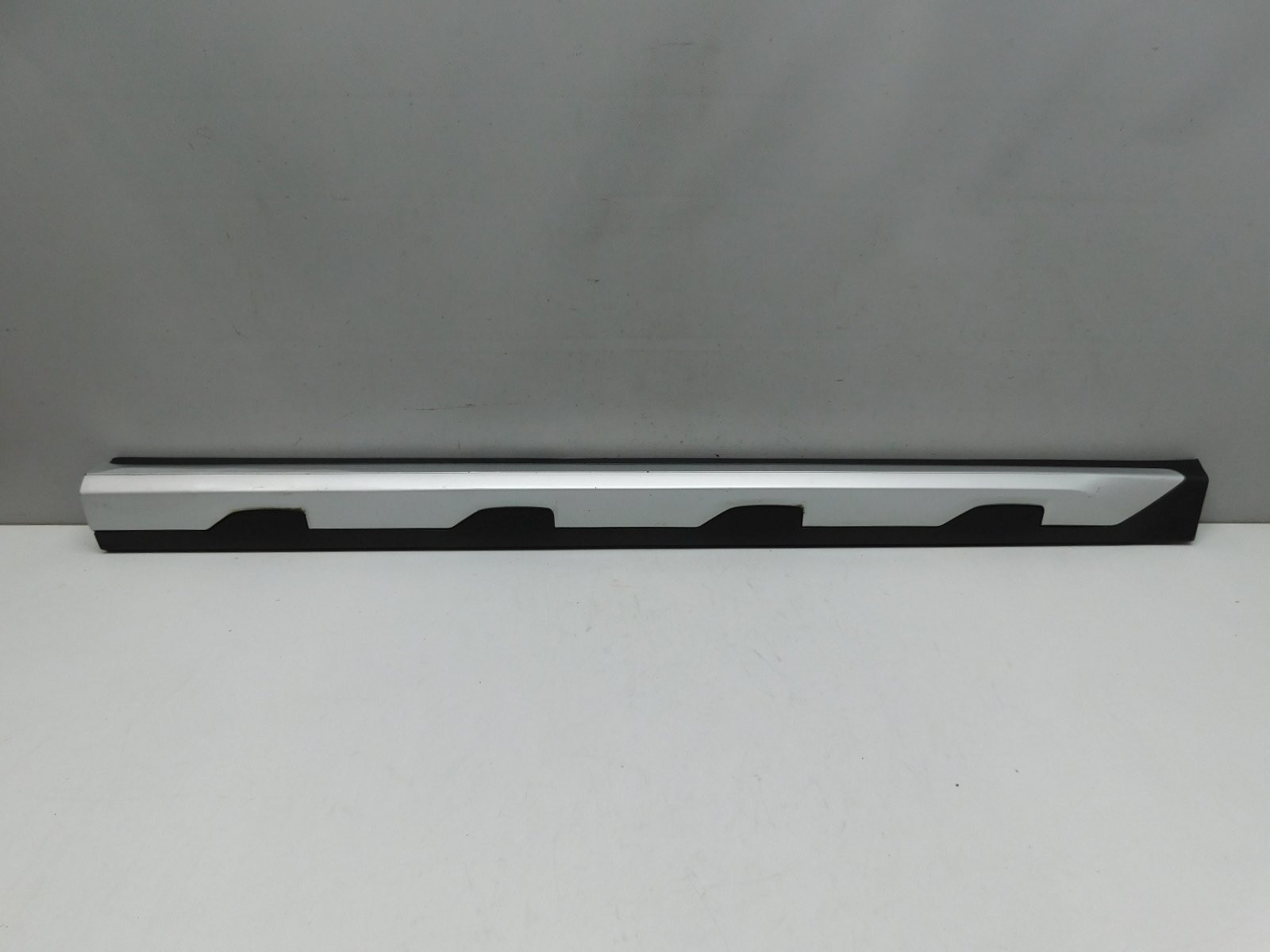 Накладка двери передней правой BMW X3 G01 2017>