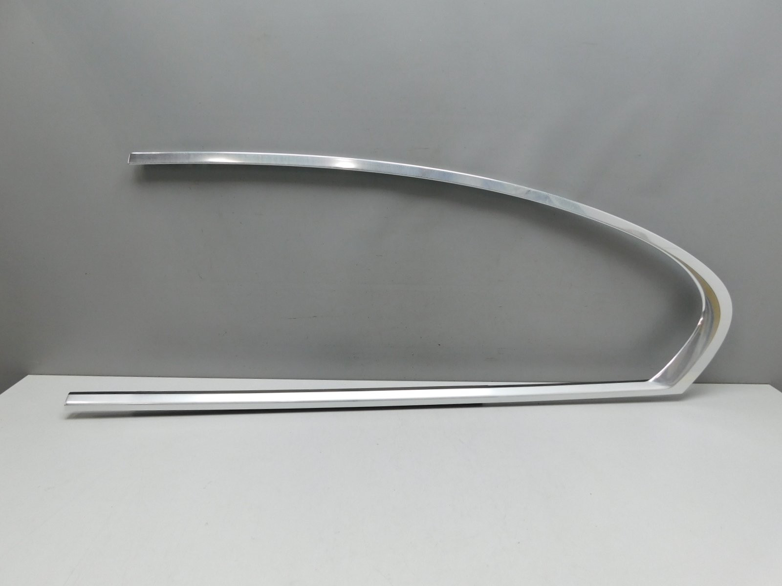 Молдинг двери задней левой BMW 7-серия G11/G12 2014>