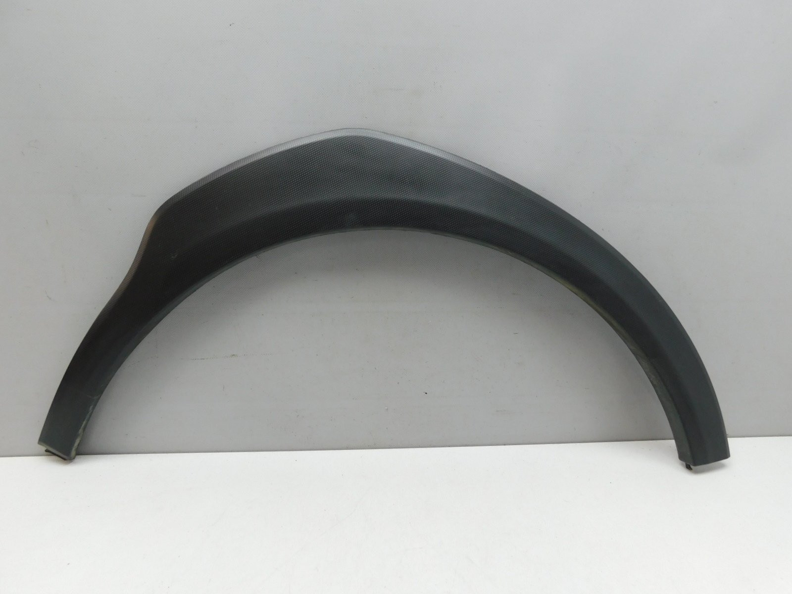 Накладка крыла переднего правого Subaru XV 2017>