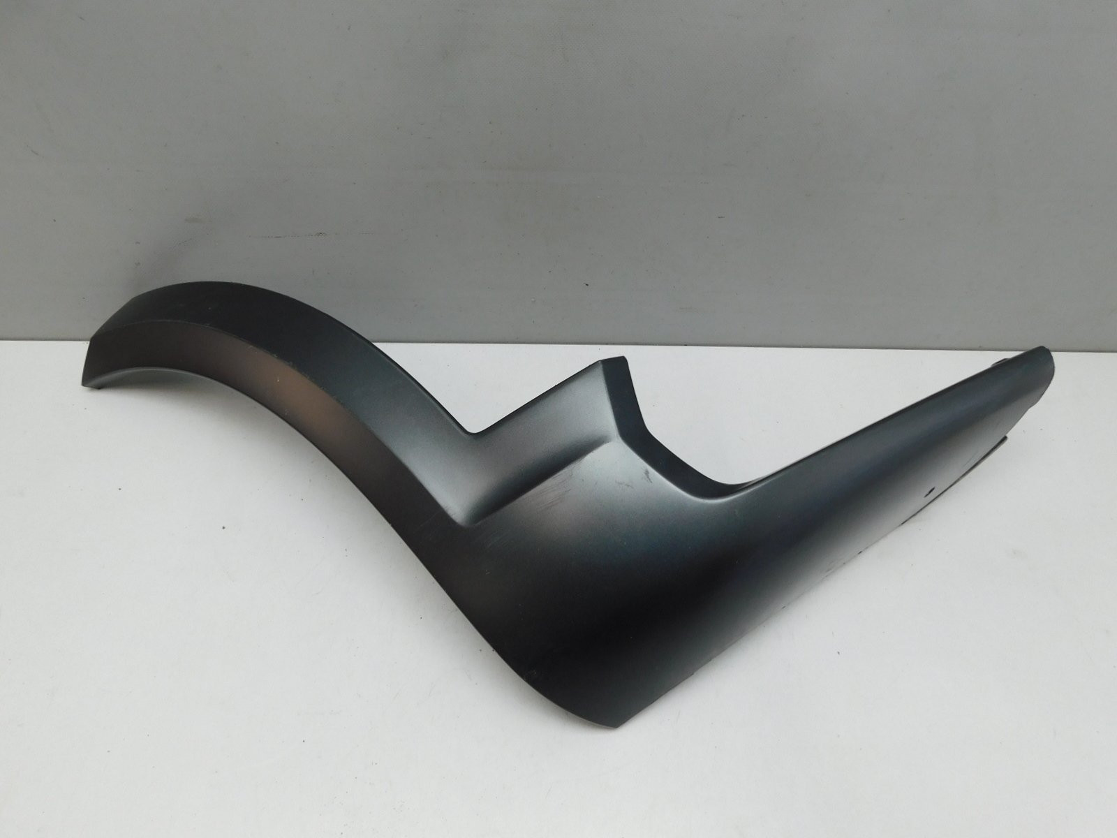 Накладка переднего бампера Volvo V90 Cross Country 2017>