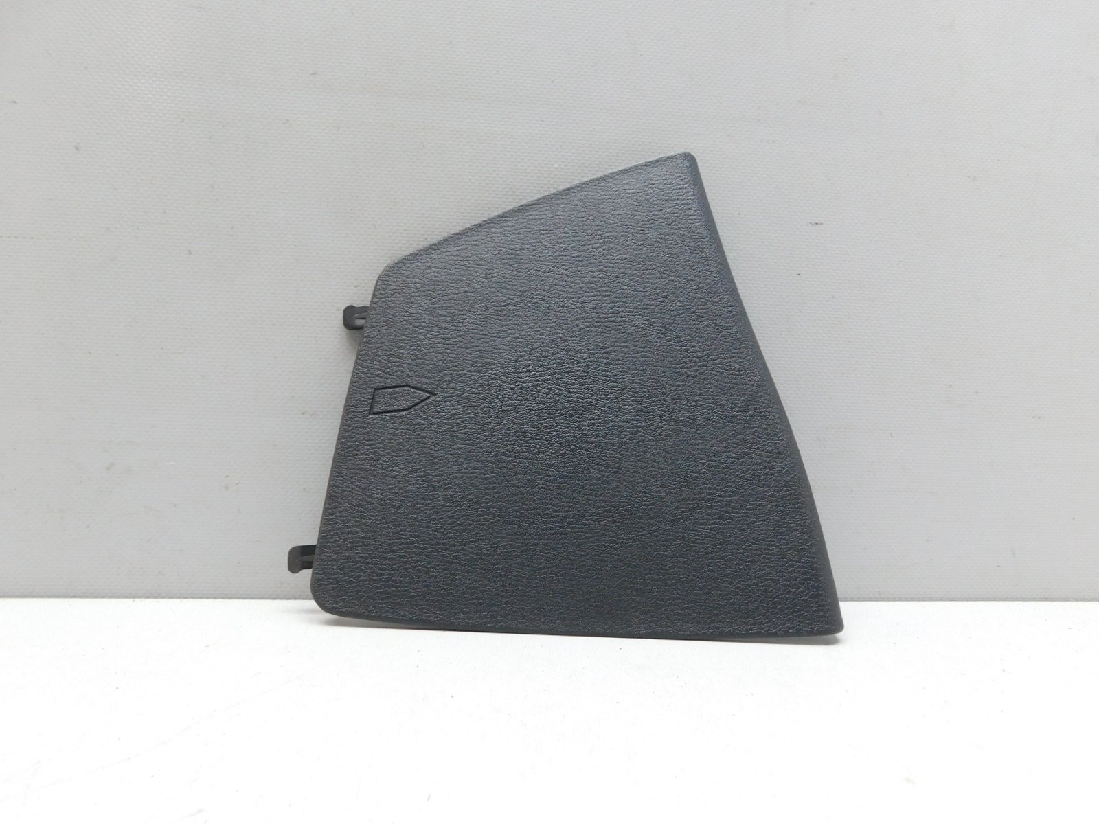 Обшивка двери багажника BMW X1 F48 2015>