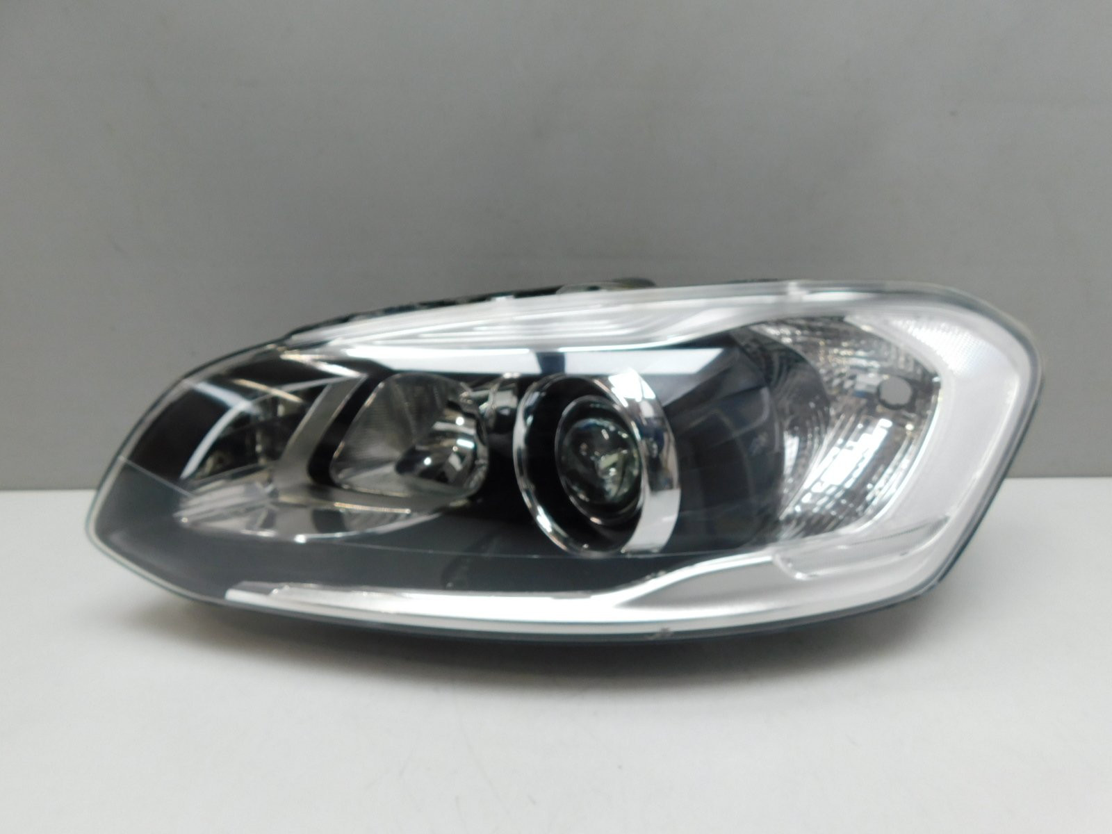 Фара левая Volvo XC60 2008-2017