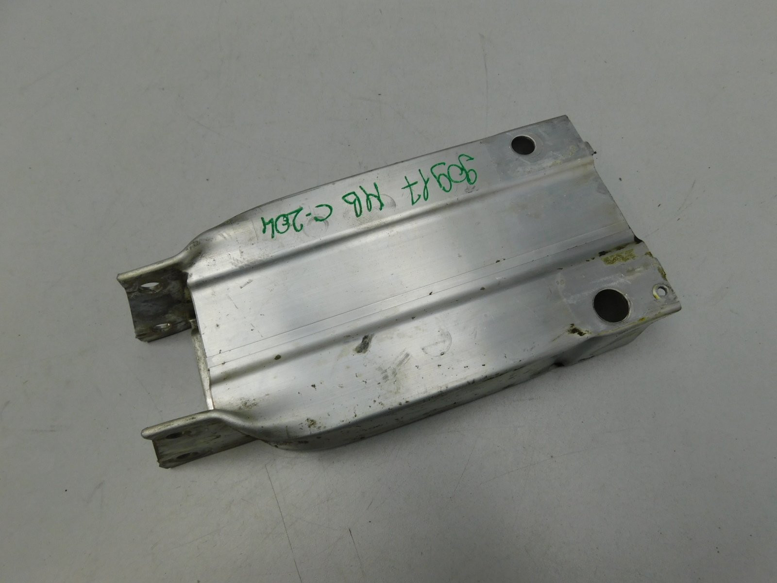 Кронштейн усилителя переднего ба Mercedes-Benz C-Klasse W204 2007-2015