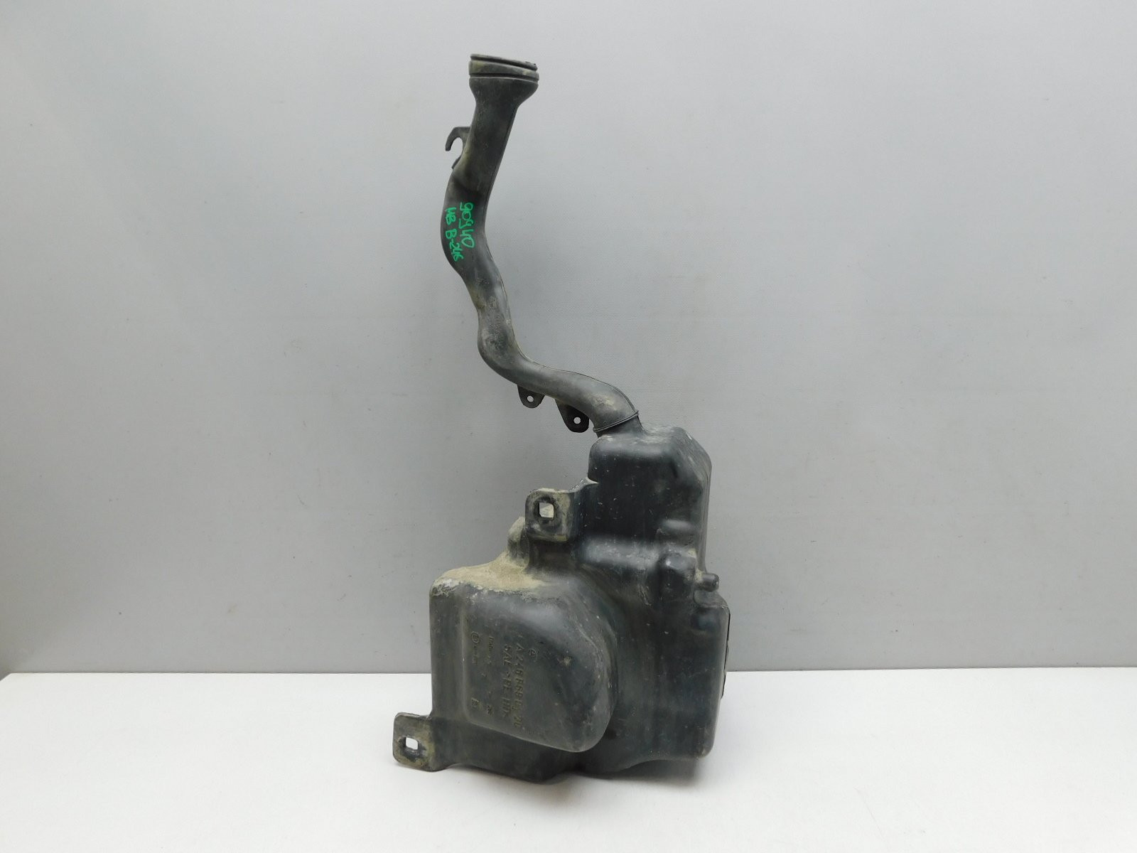 Бачок омывателя лобового стекла Mercedes-Benz B-klasse W246 2012-2018