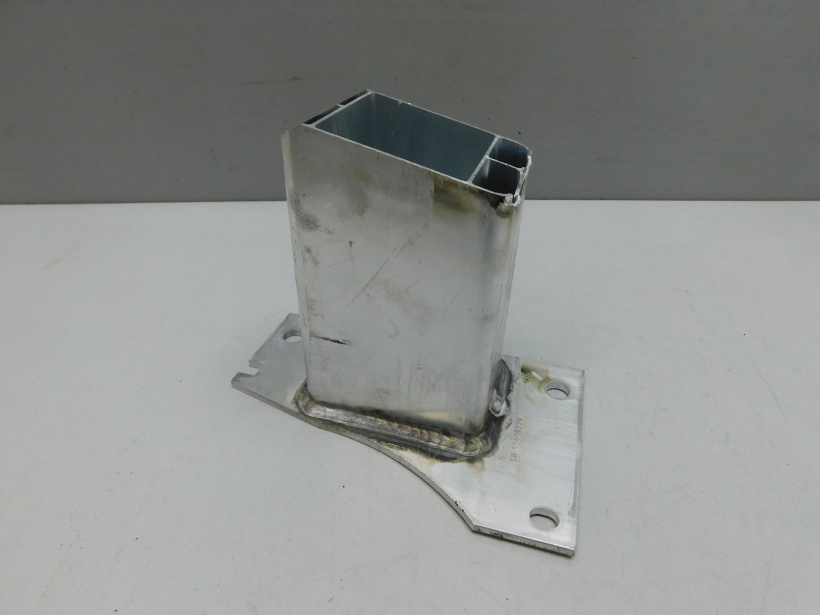 Кронштейн усилителя заднего бамп Opel Astra J 2010>