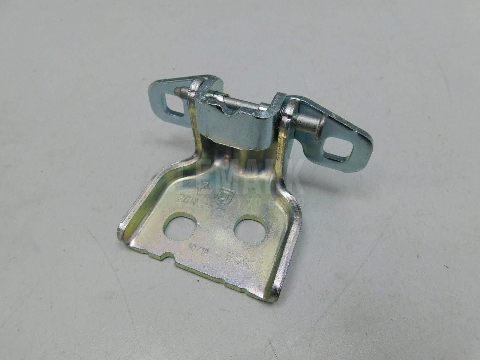 Петля двери передней левой Renault Duster 2011> 804209726R