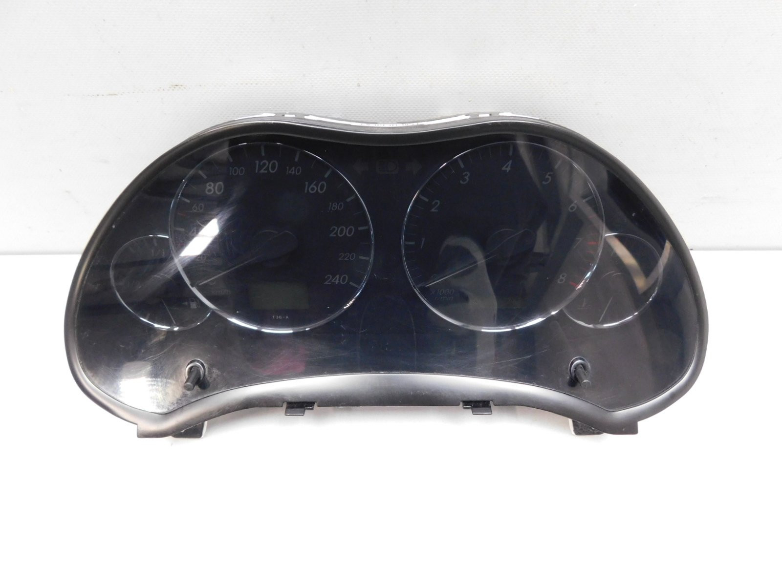 Панель приборов Toyota Avensis II 2003-2008