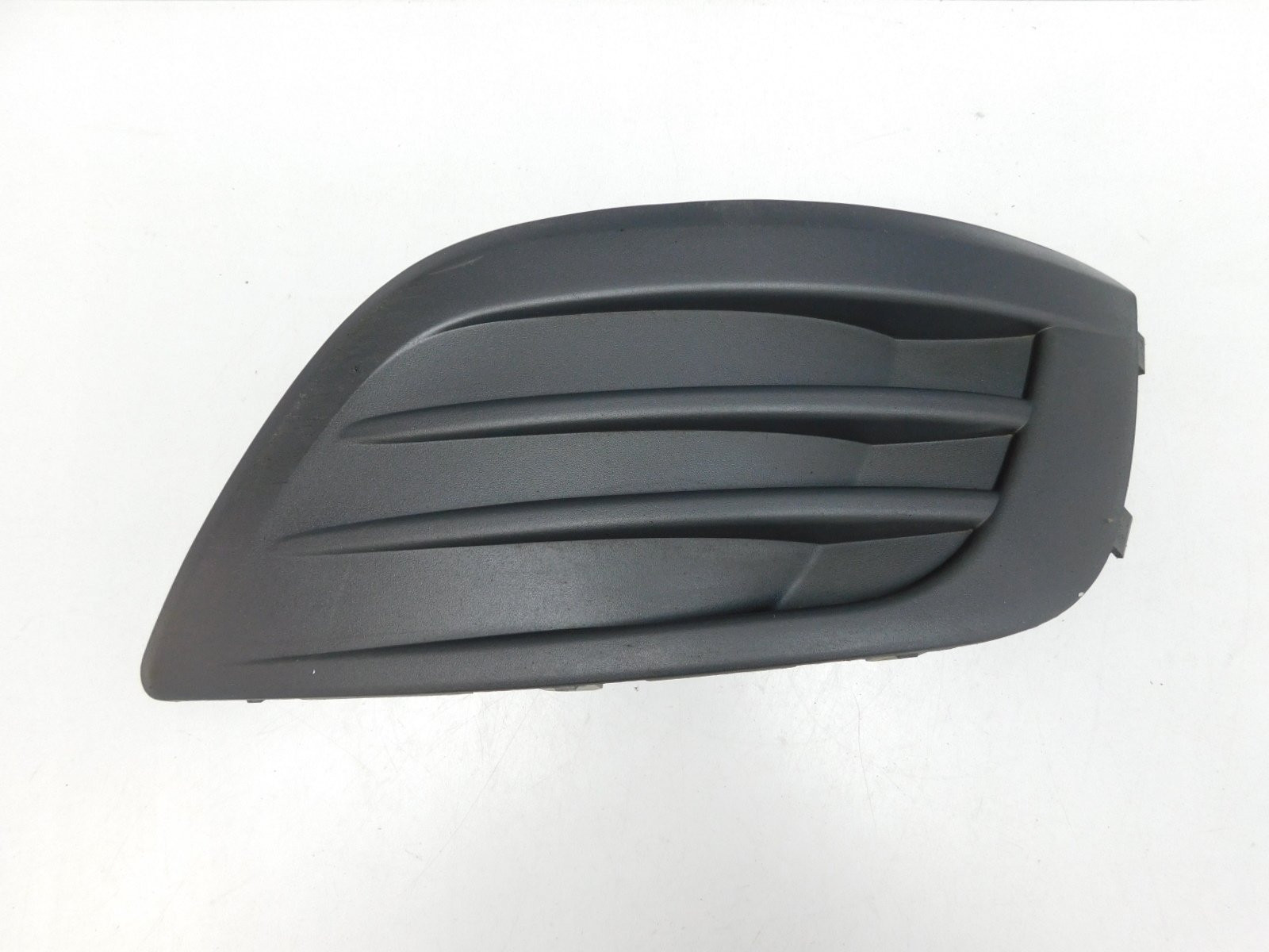 Решетка в бампер левая VAZ Lada Largus 2011>