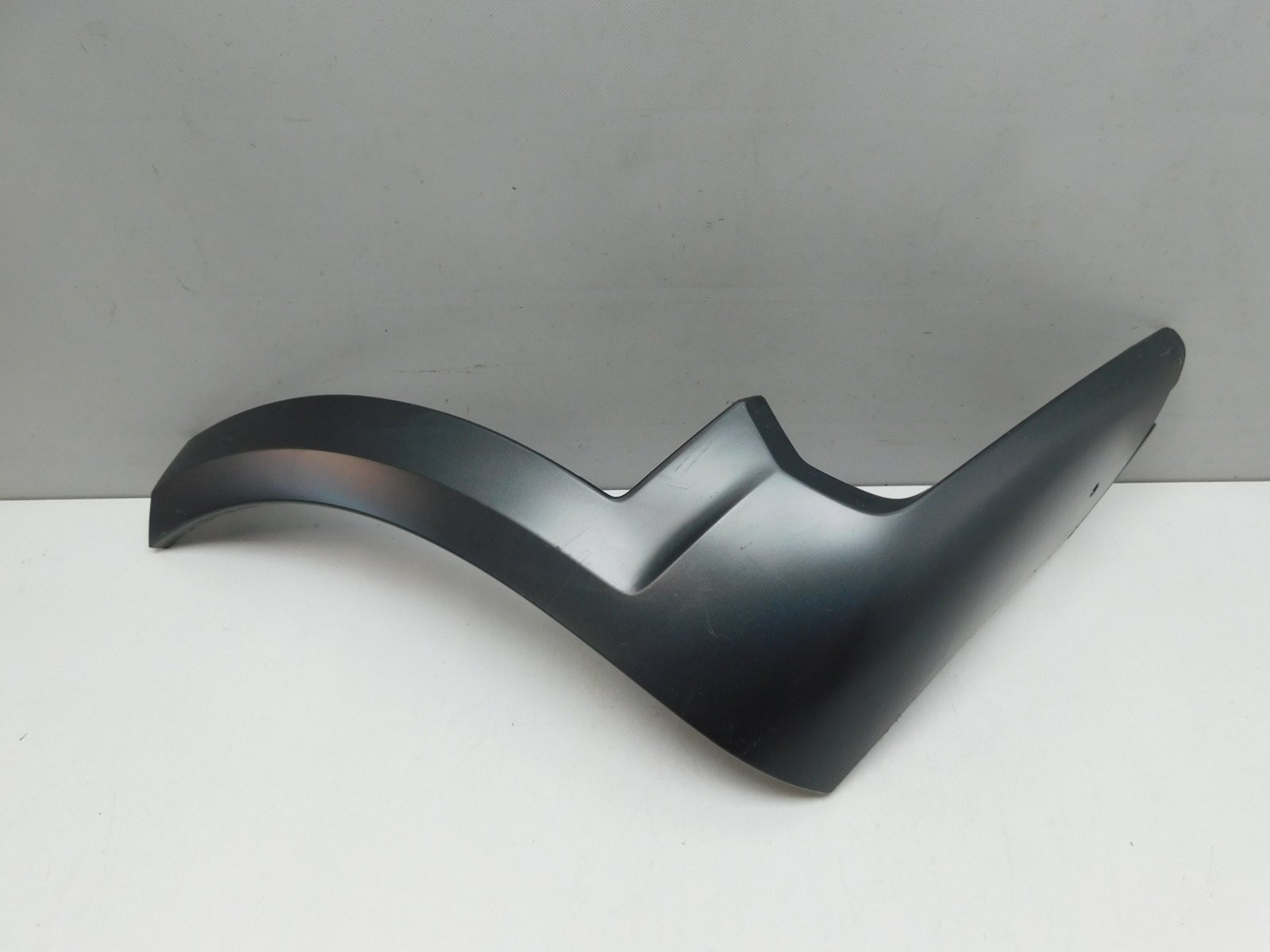 Накладка переднего бампера Volvo V90 Cross Country 2017>