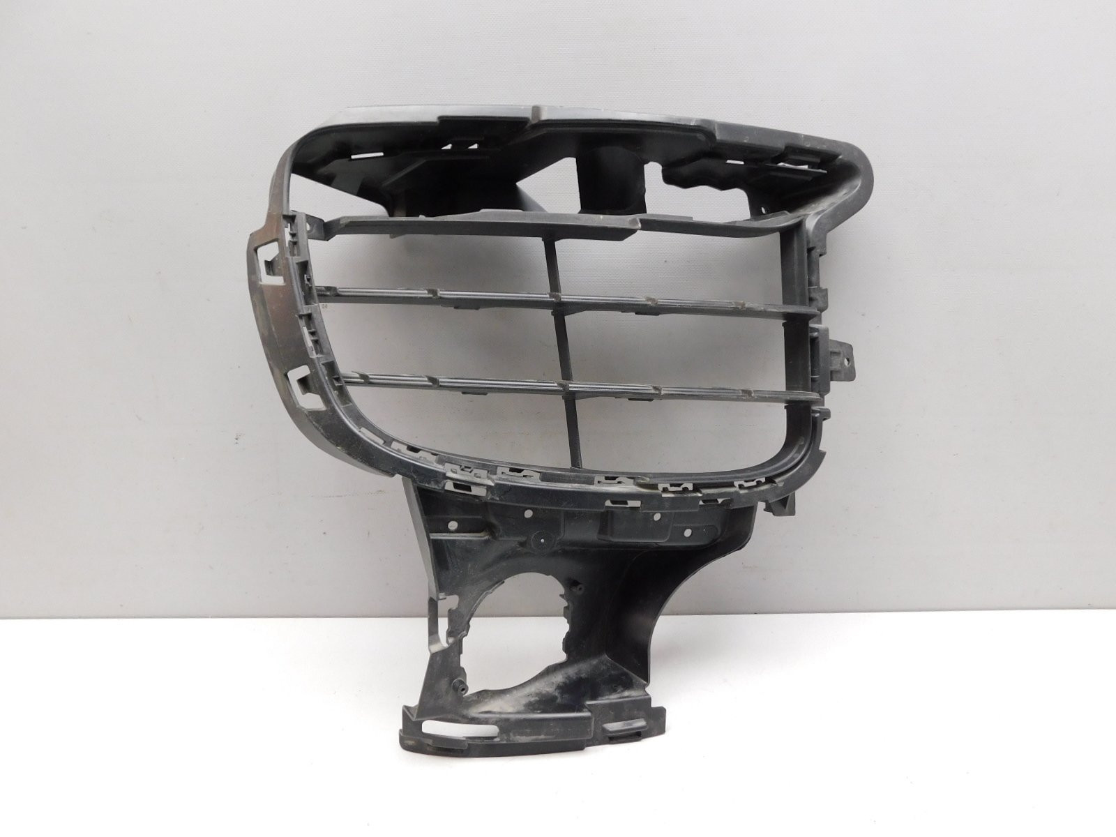 Решетка в бампер правая Porsche Cayenne 2010-2017