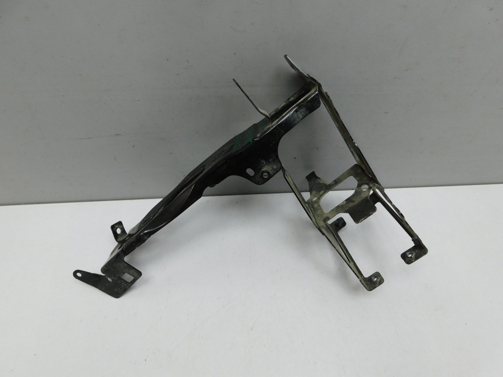 Кронштейн фары BMW 3-серия F30 2011>