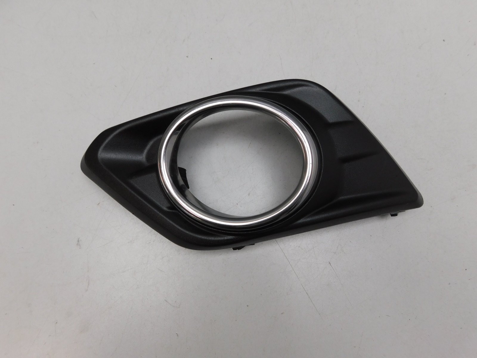 Решетка в бампер левая Nissan X-Trail (T32) 2014>