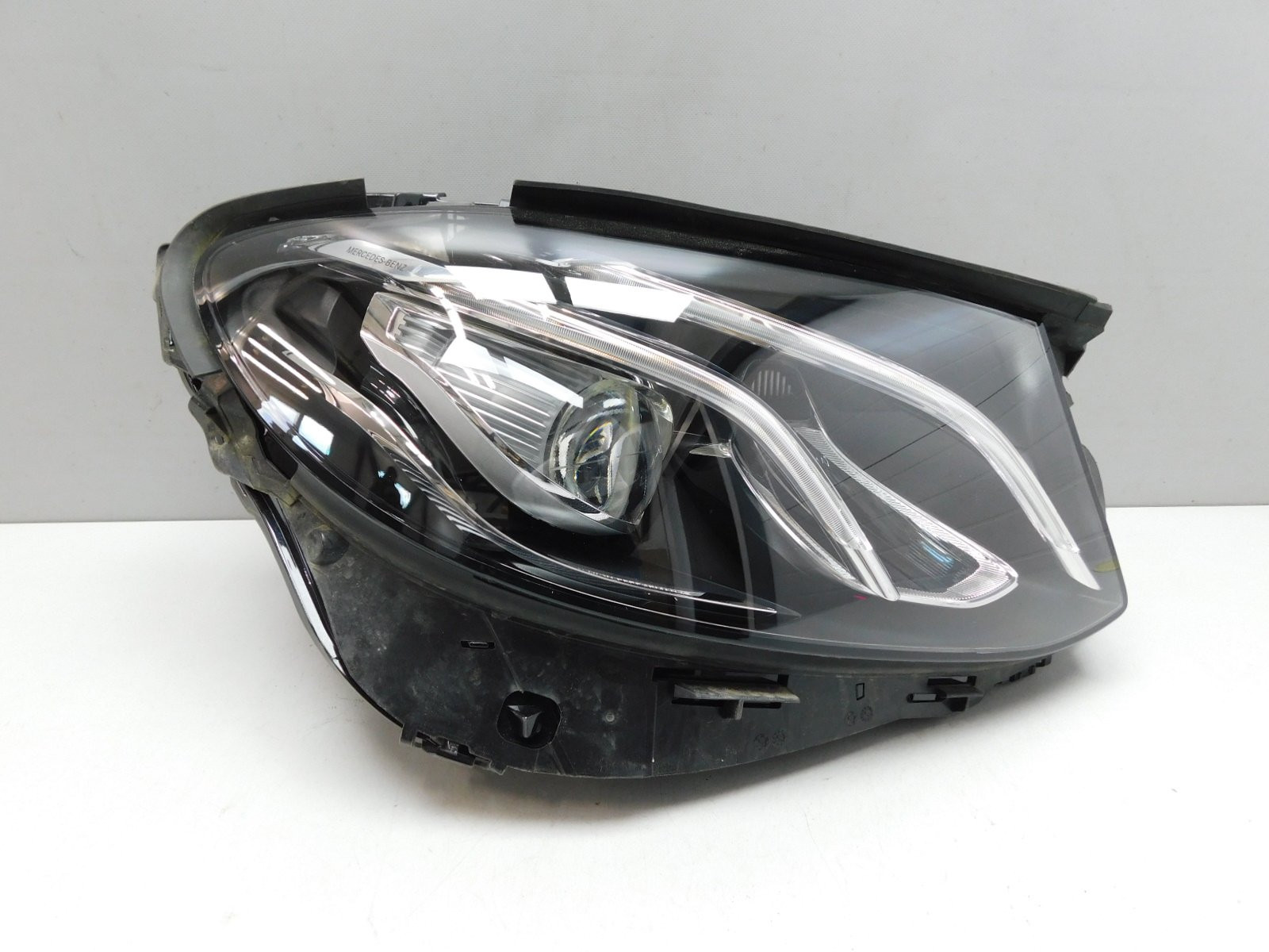 Фара правая Mercedes-Benz E-Klasse W213 2016>