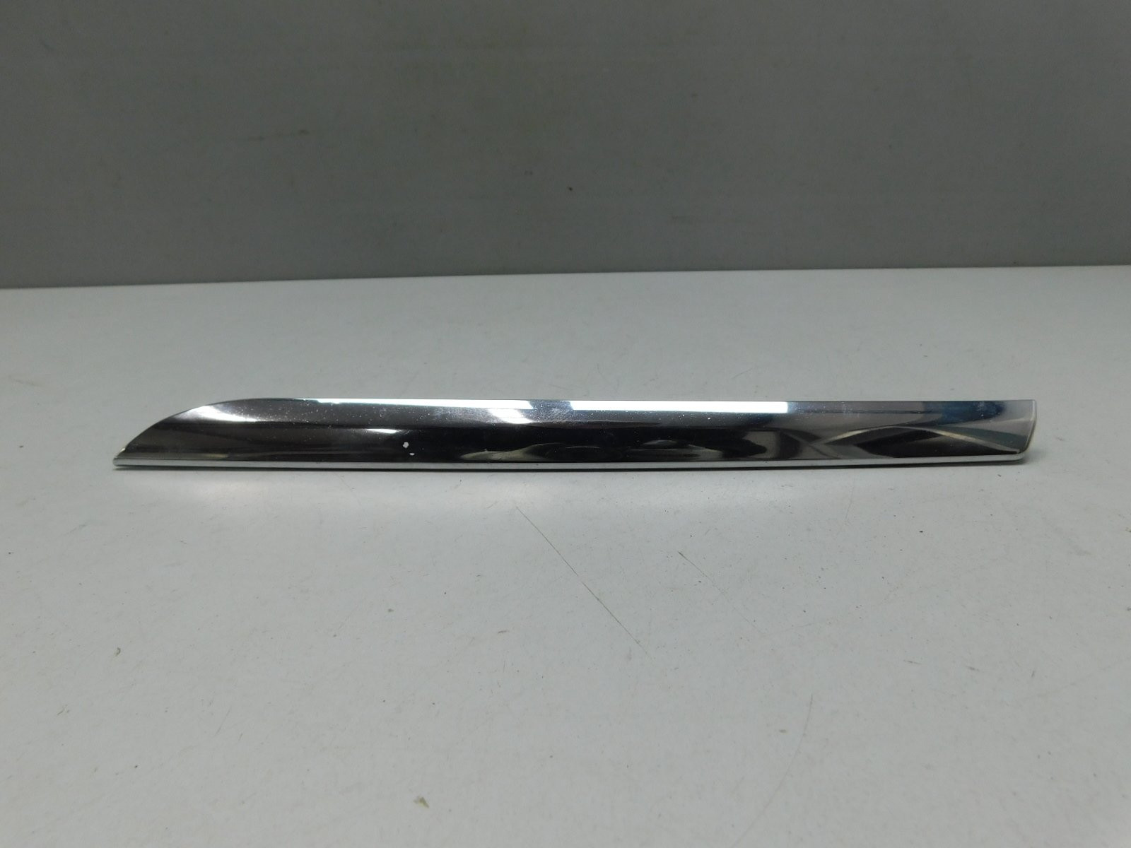 Молдинг решетки радиатора Mercedes-Benz GLK-Klasse X204 2008>