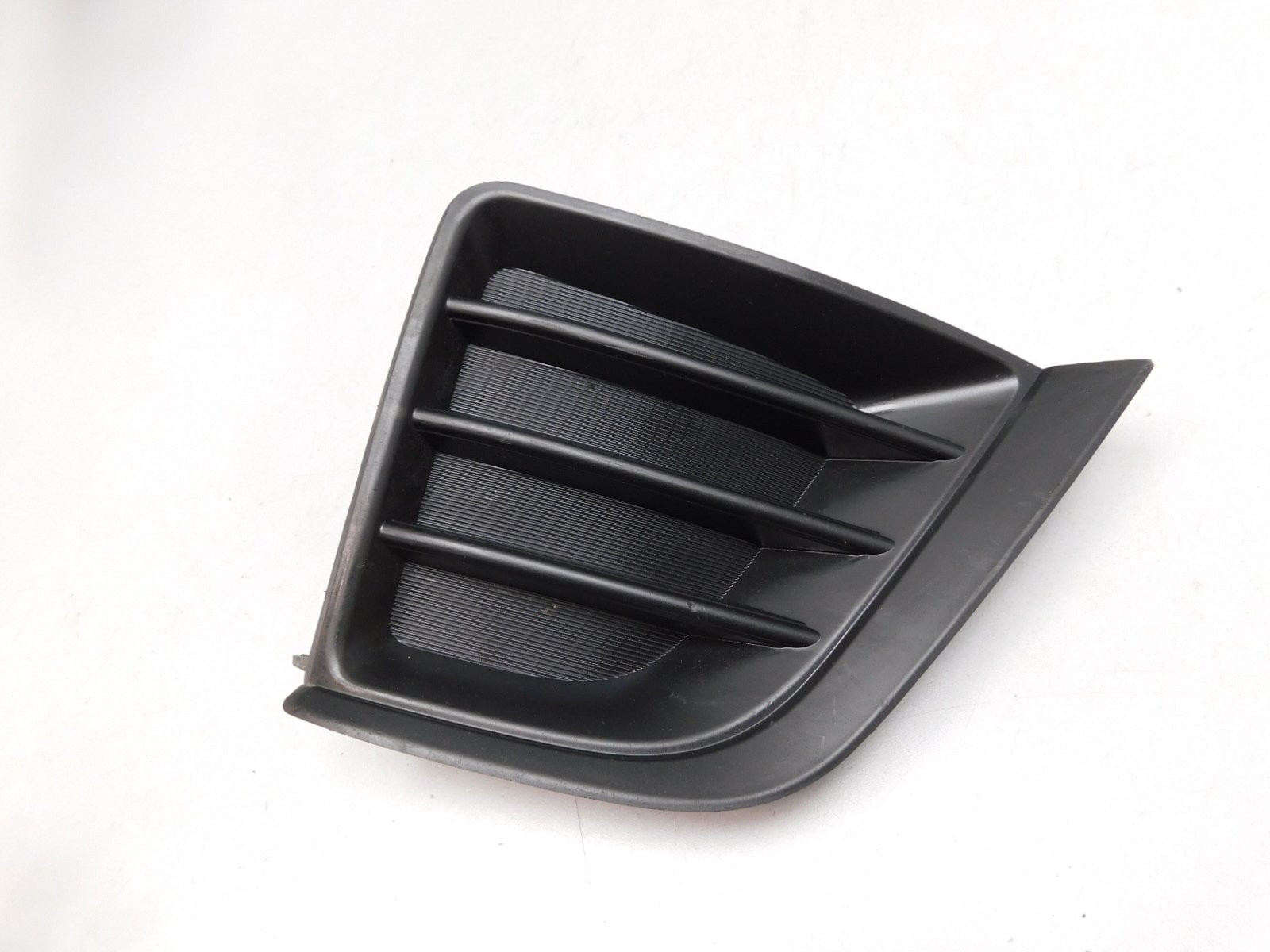 Решетка в бампер правая Toyota Corolla E18 2013-2018