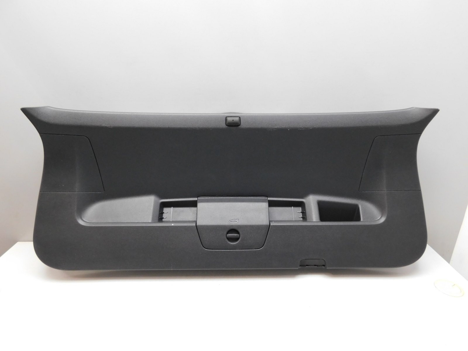 Обшивка двери багажника Volkswagen Tiguan 2017>