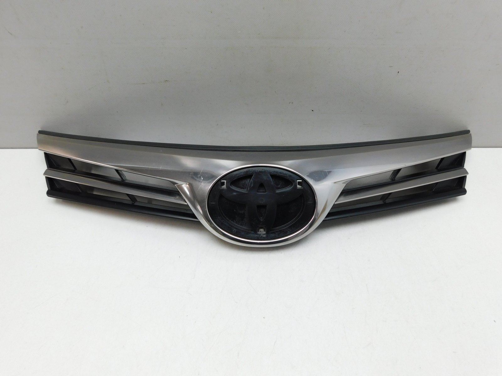 Решетка радиатора Toyota Corolla E18 2013-2018