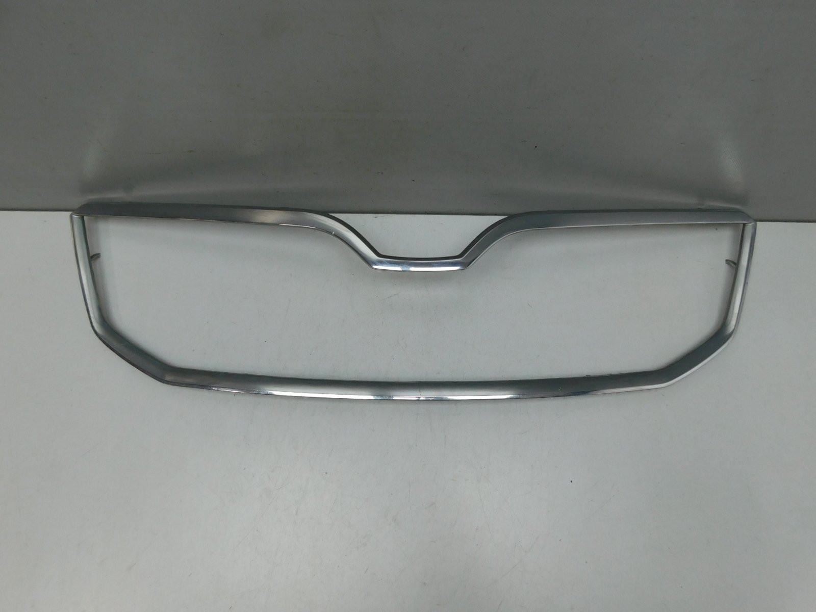 Молдинг решетки радиатора Skoda Octavia III (A7) 2013-2020