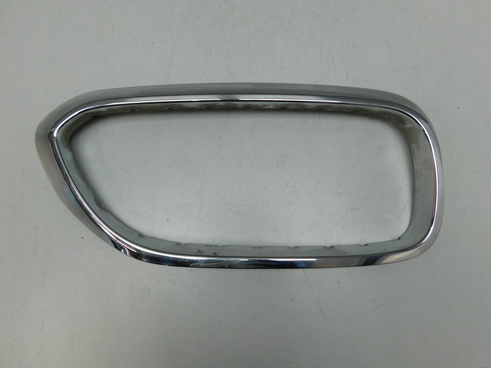 Молдинг решетки радиатора BMW 5-серия G30 2016>