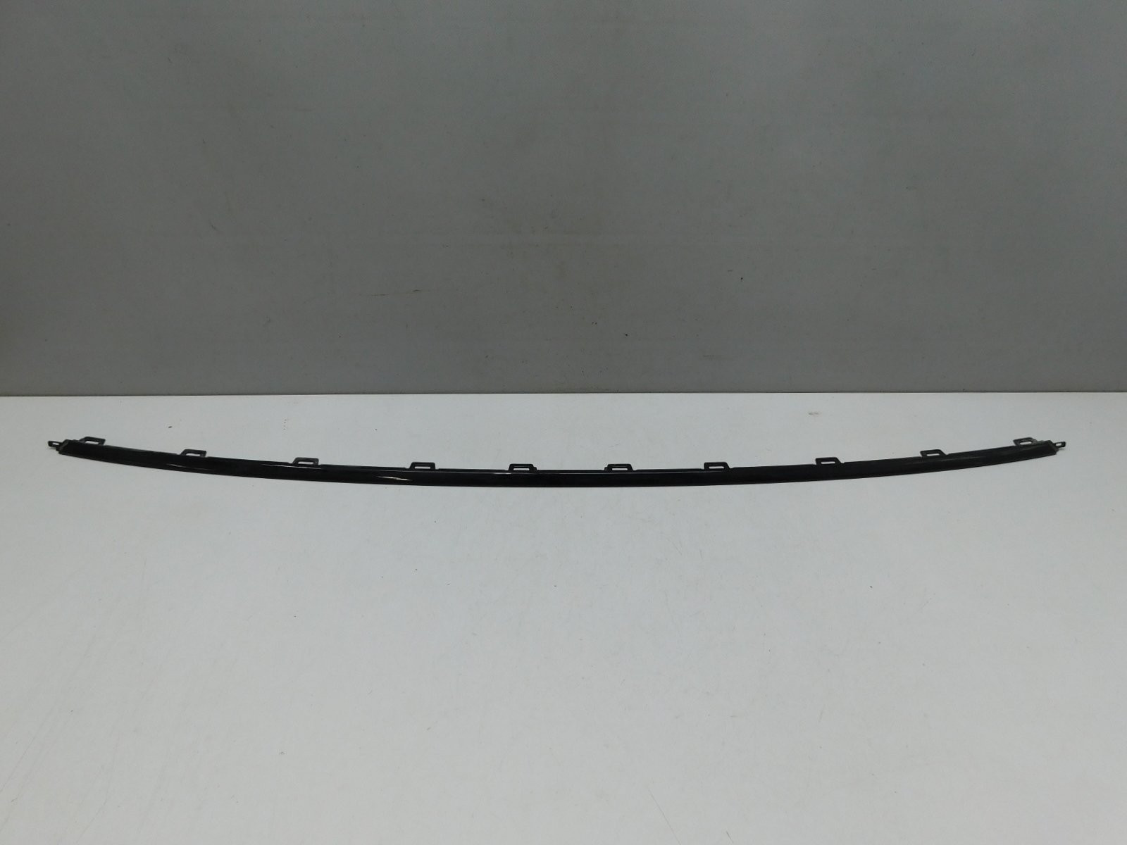 Молдинг заднего бампера Volkswagen Polo Sedan 2011-2020