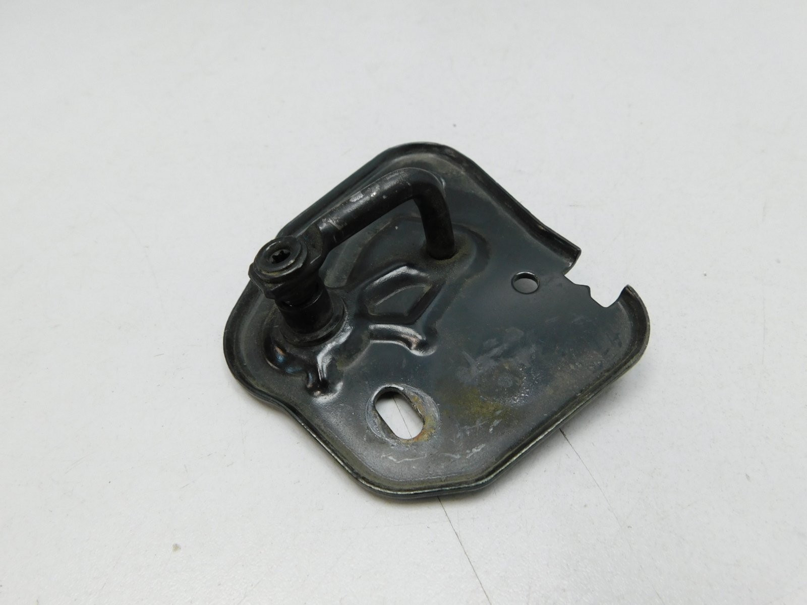 Замок капота Audi Q3 2012-2018