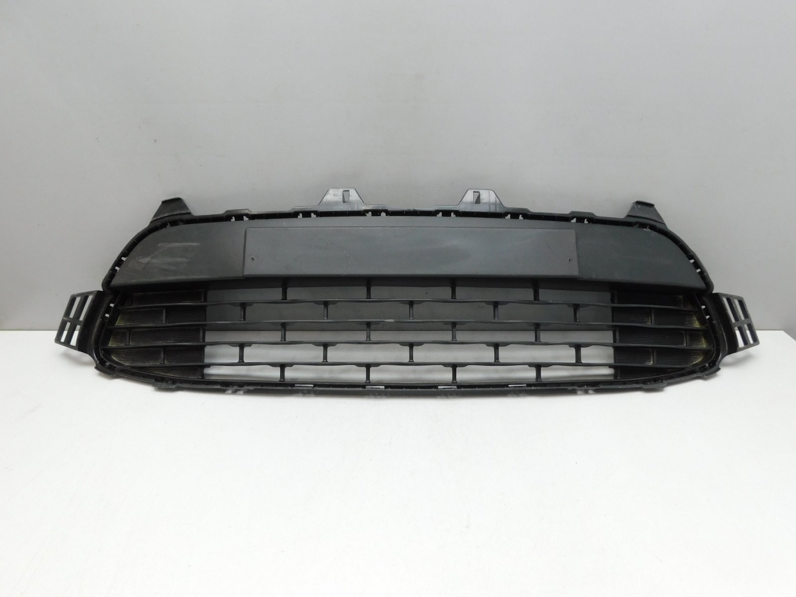 Решетка в бампер центральная Kia Rio 2017>