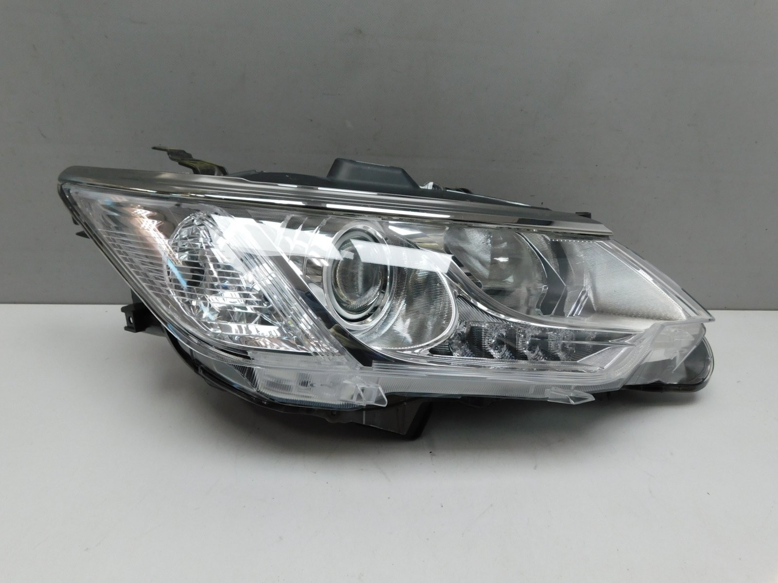 Фара правая Toyota Camry V50 2011-2018