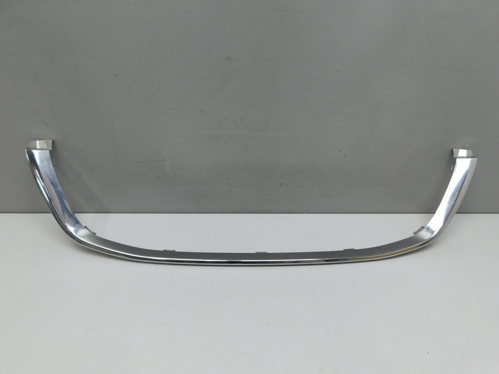 Накладка на решетку радиатора Volvo XC60 2017>