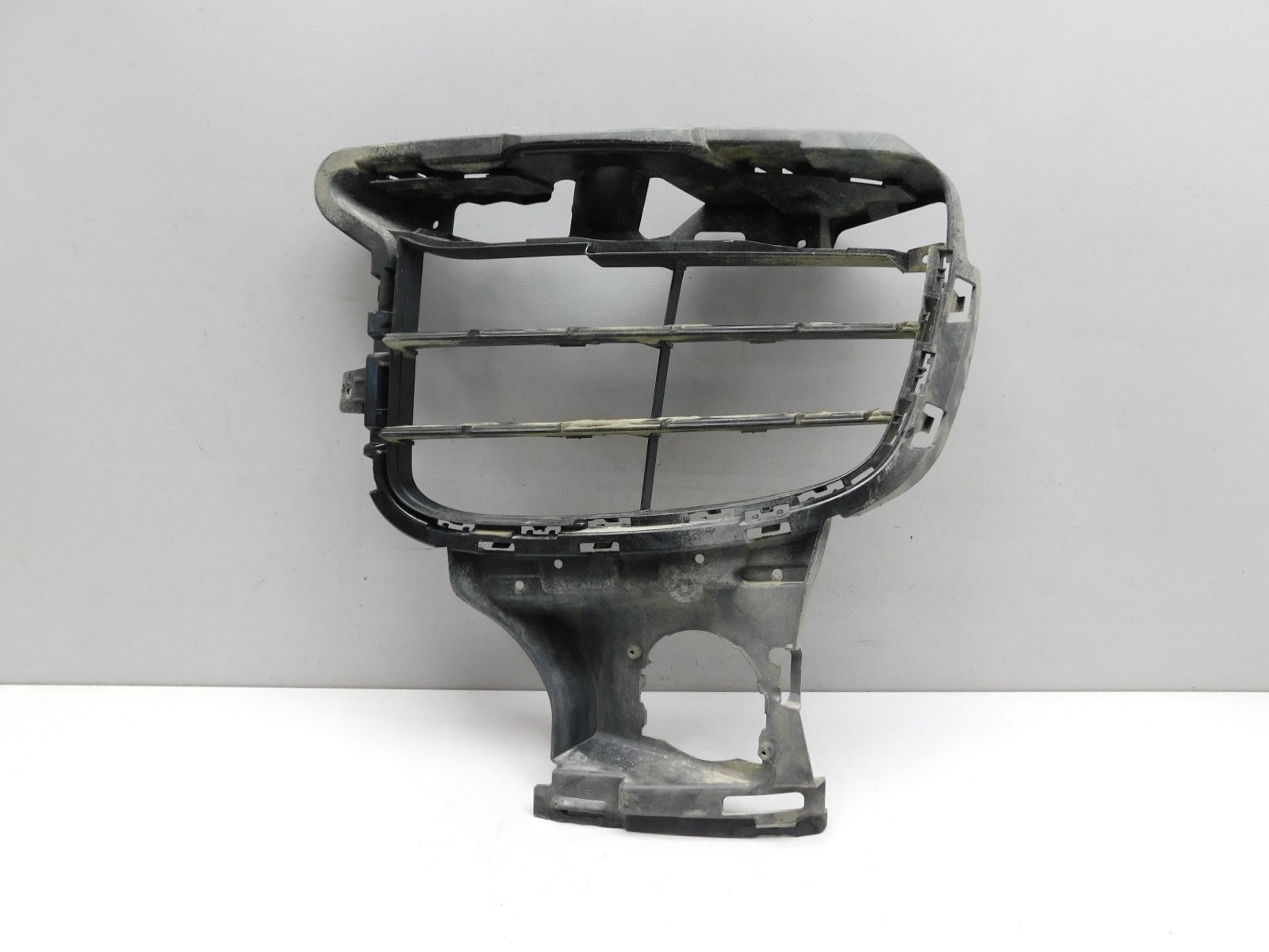 Решетка в бампер левая Porsche Cayenne 2010-2017