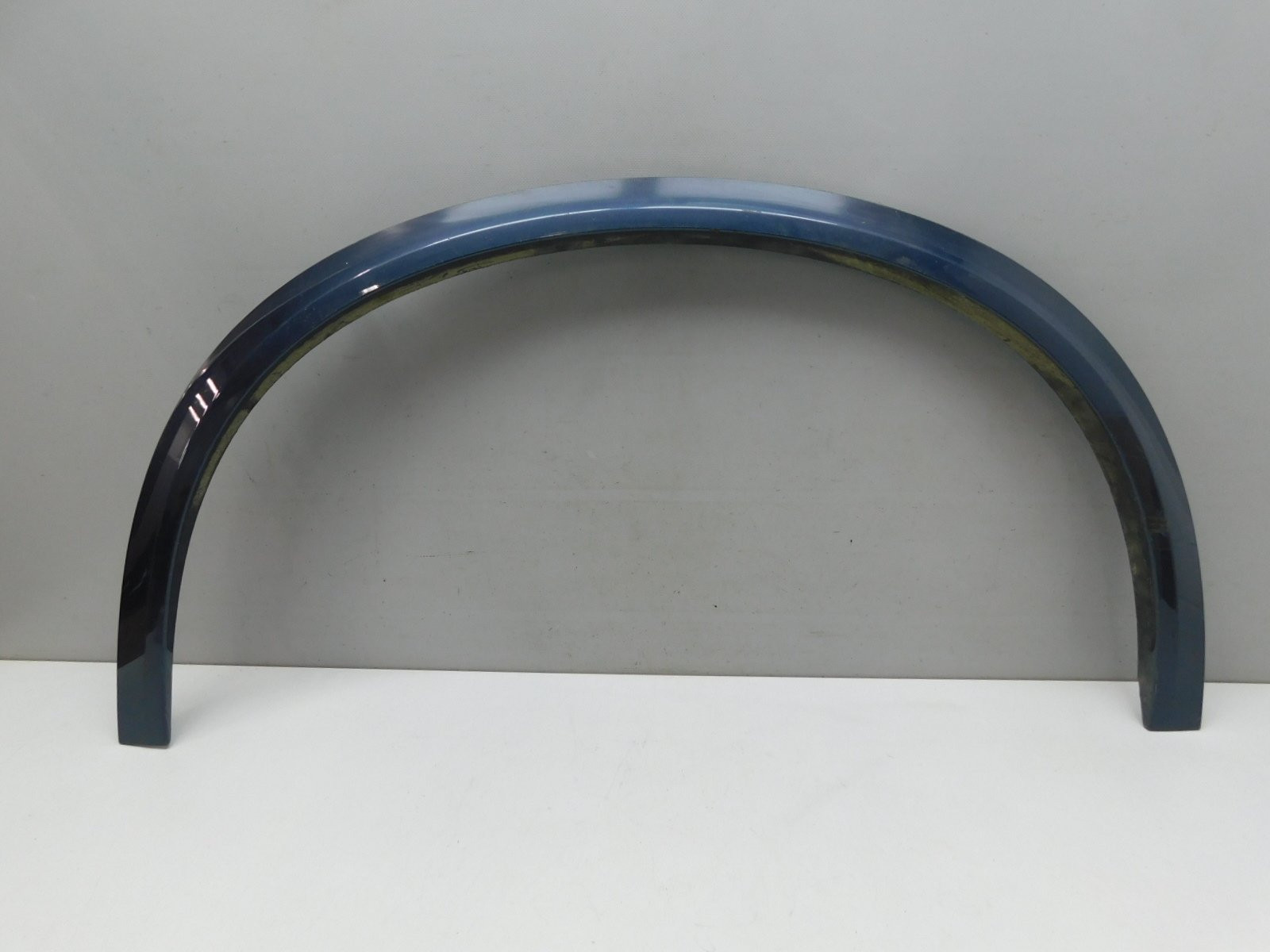 Накладка крыла переднего левого Volvo XC90 2015>