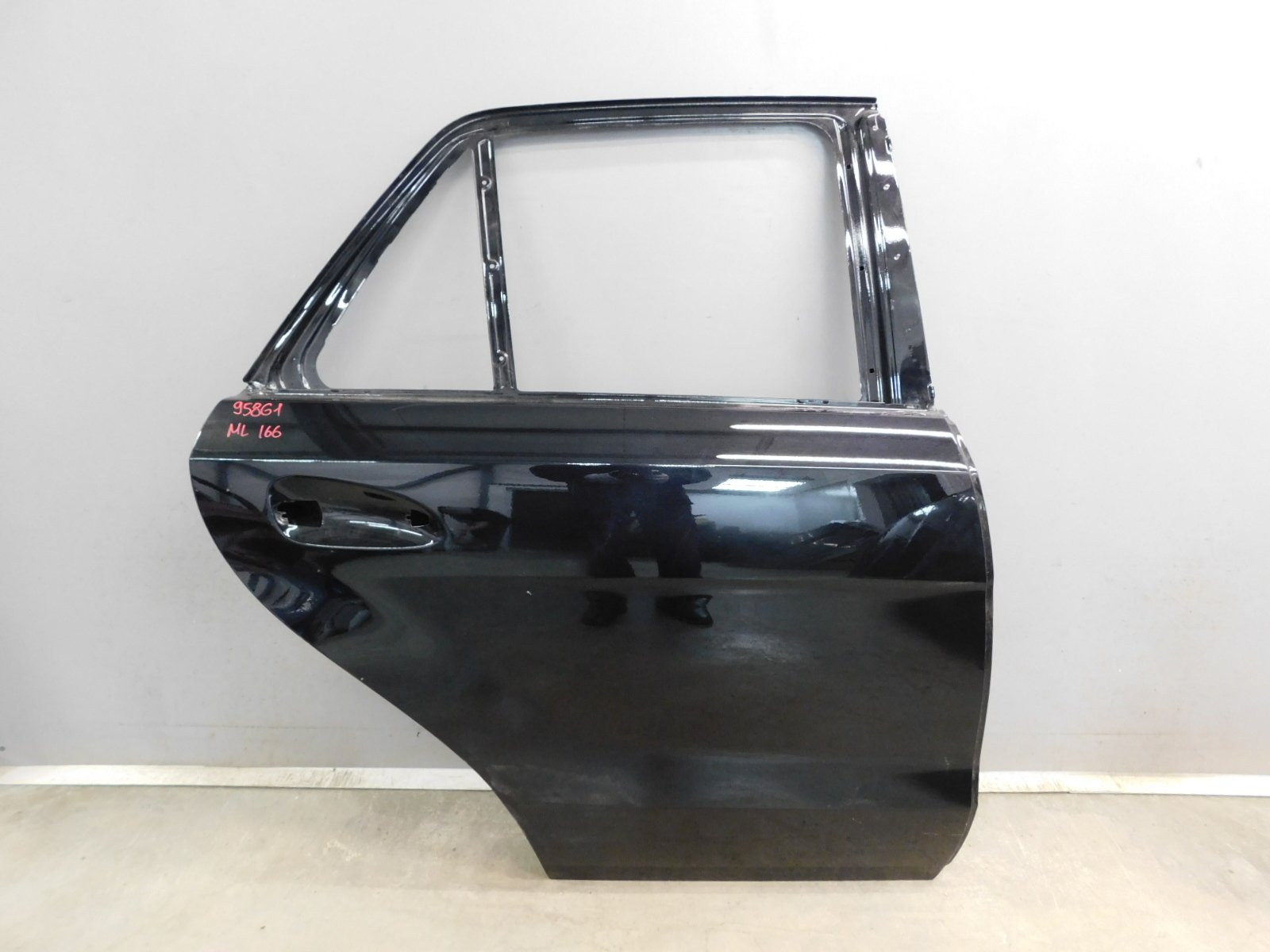 Дверь задняя правая Mercedes-Benz M-Klasse (ML/GLE) W166 2011>