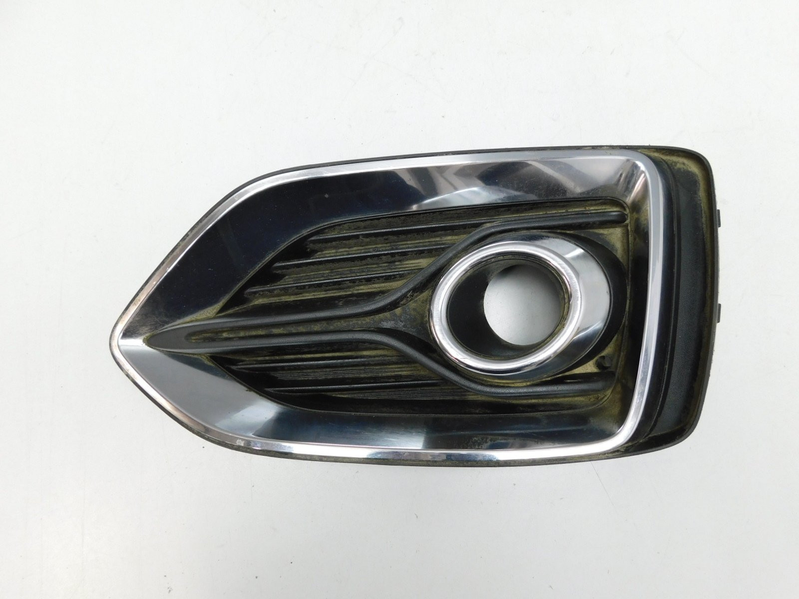 Решетка в бампер правая Hyundai Solaris 2017>