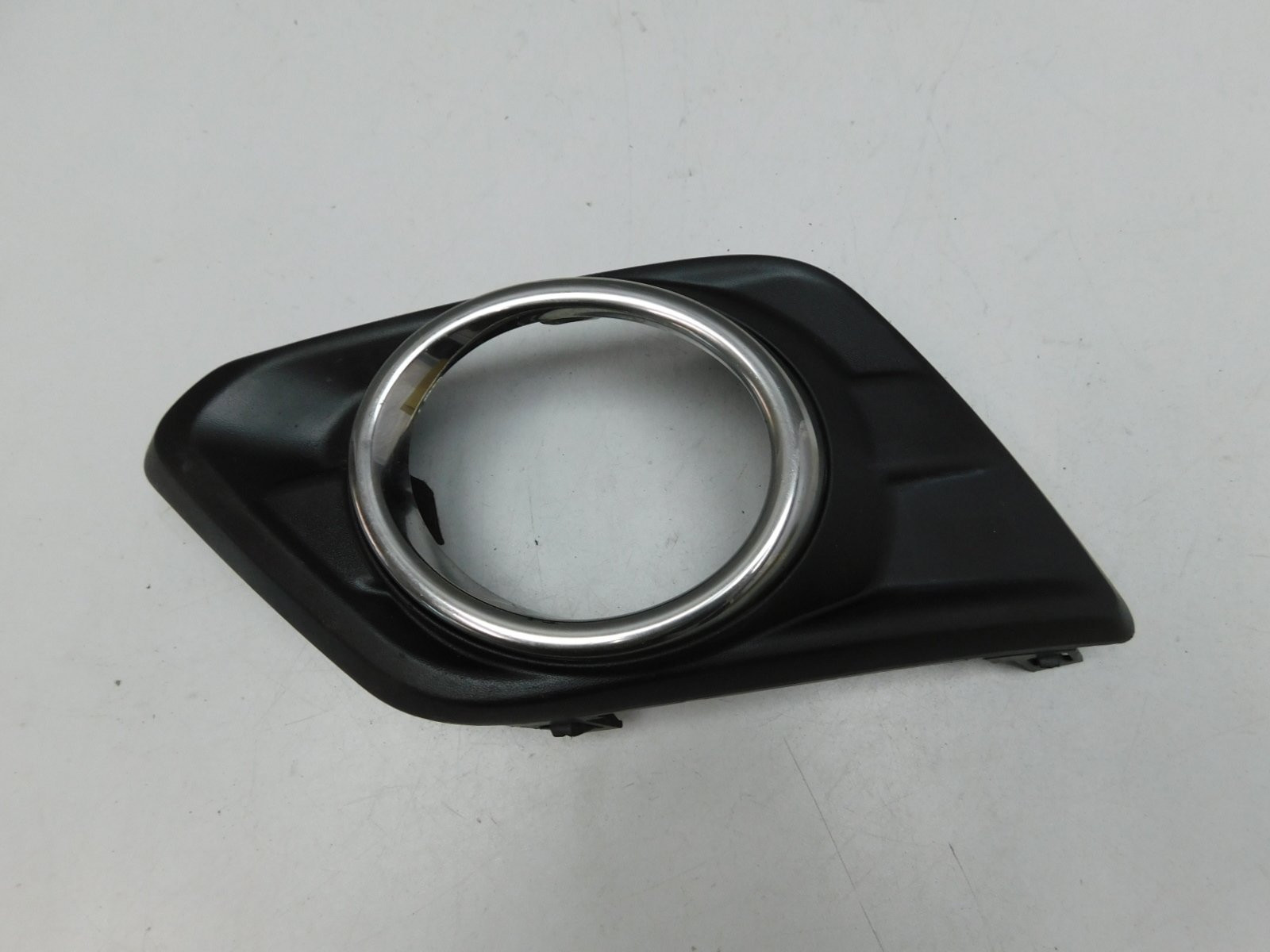 Решетка в бампер левая Nissan X-Trail (T32) 2014>