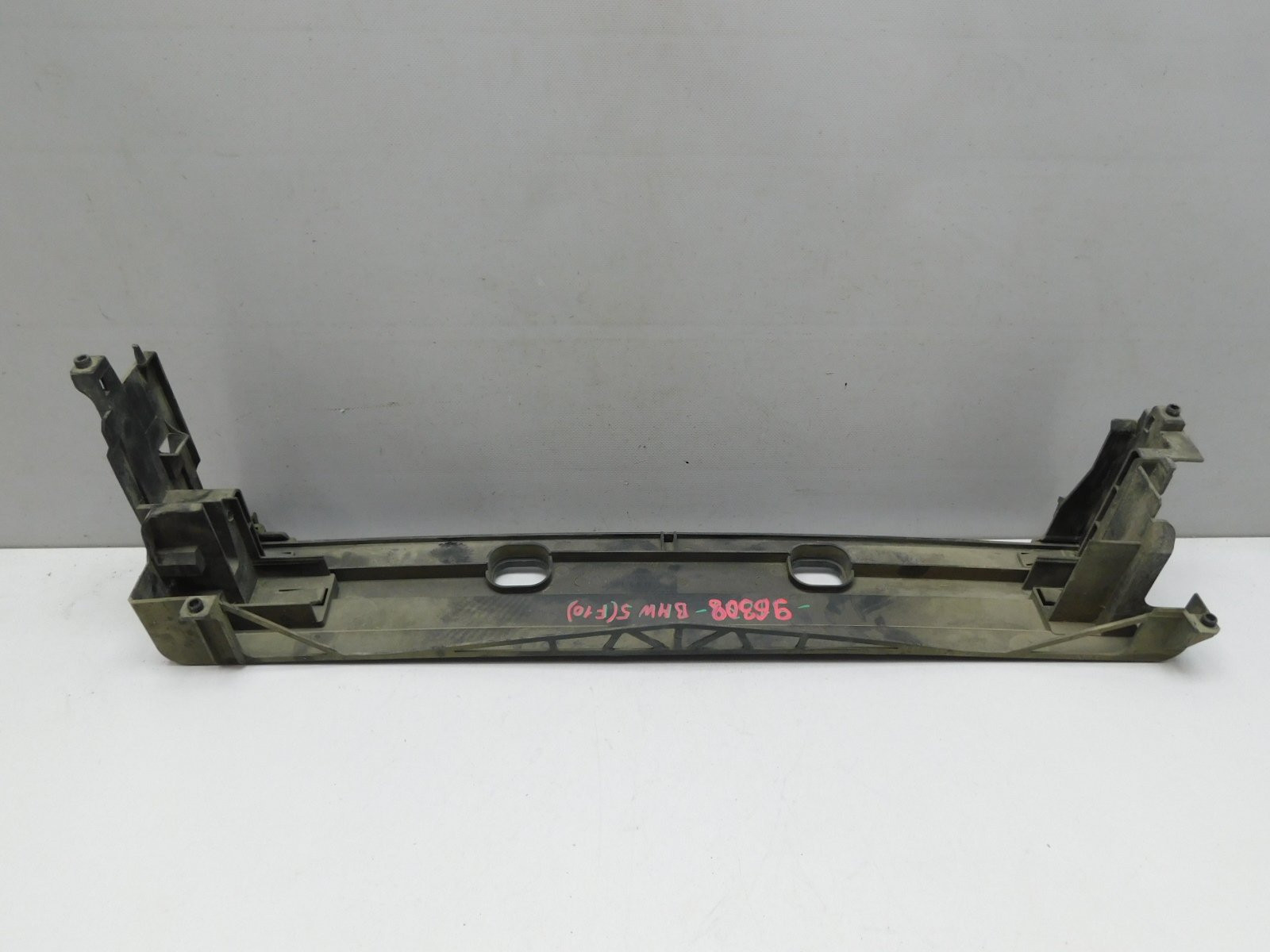 Кронштейн радиатора BMW 5-серия F10/F11 2009>