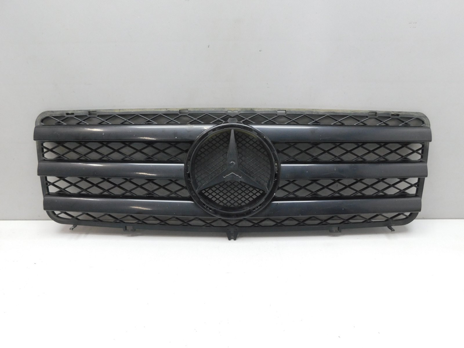 Решетка радиатора Mercedes-Benz G-Klasse W463 1989>