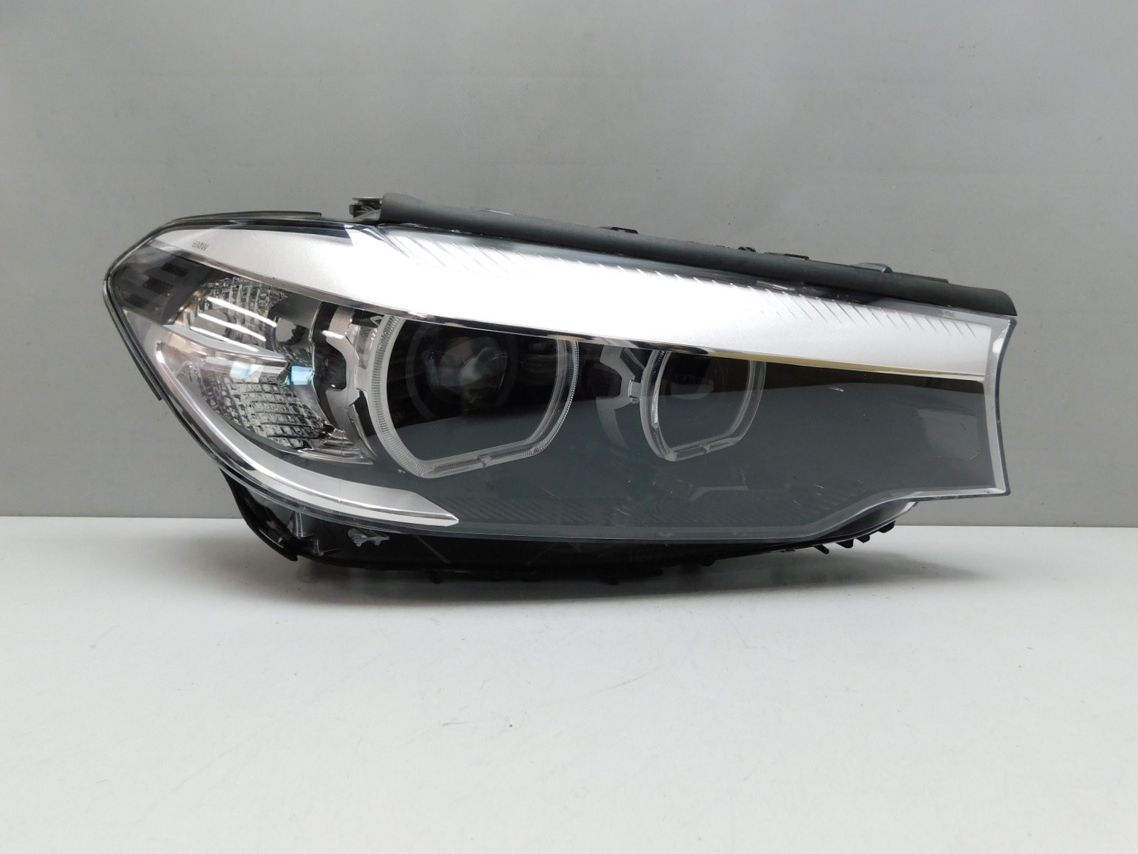 Фара правая BMW 5-серия G30 2016>