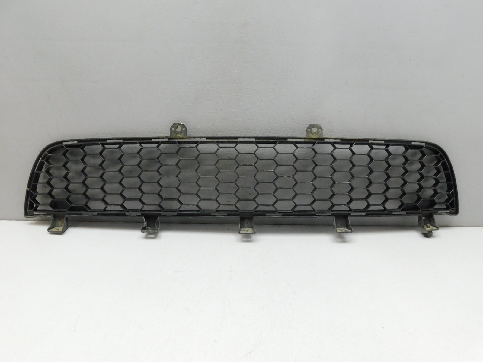 Решетка в бампер центральная Mitsubishi Pajero Sport (KH) 2008-2015