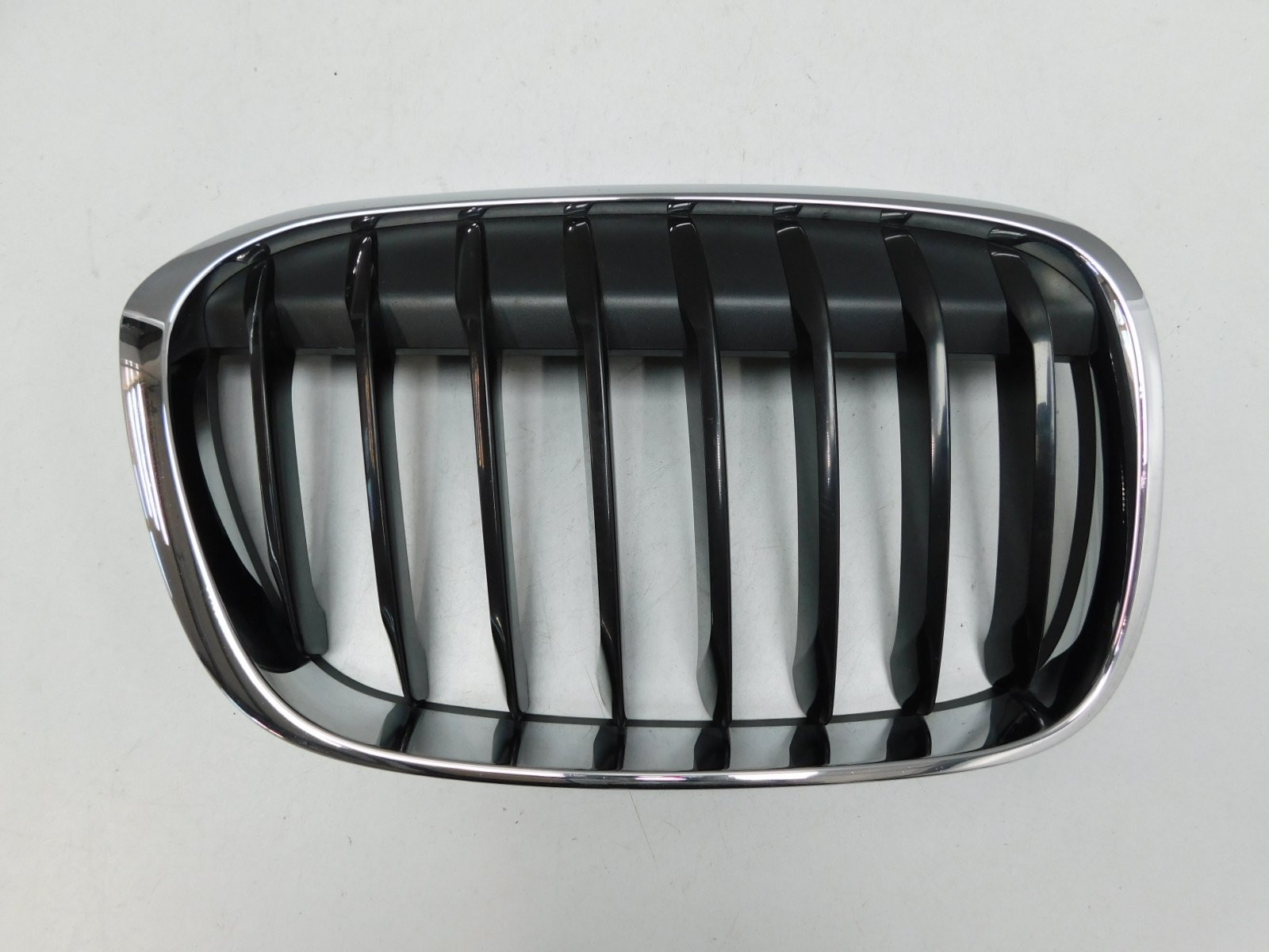 Решетка радиатора BMW X1 F48 2015>