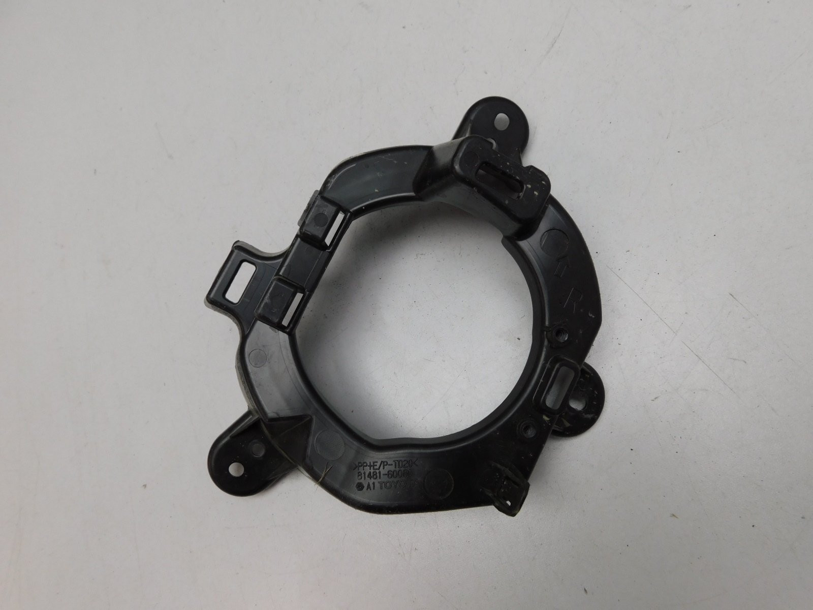 Кронштейн фары противотуманной п Toyota Land Cruiser (200) 2008>