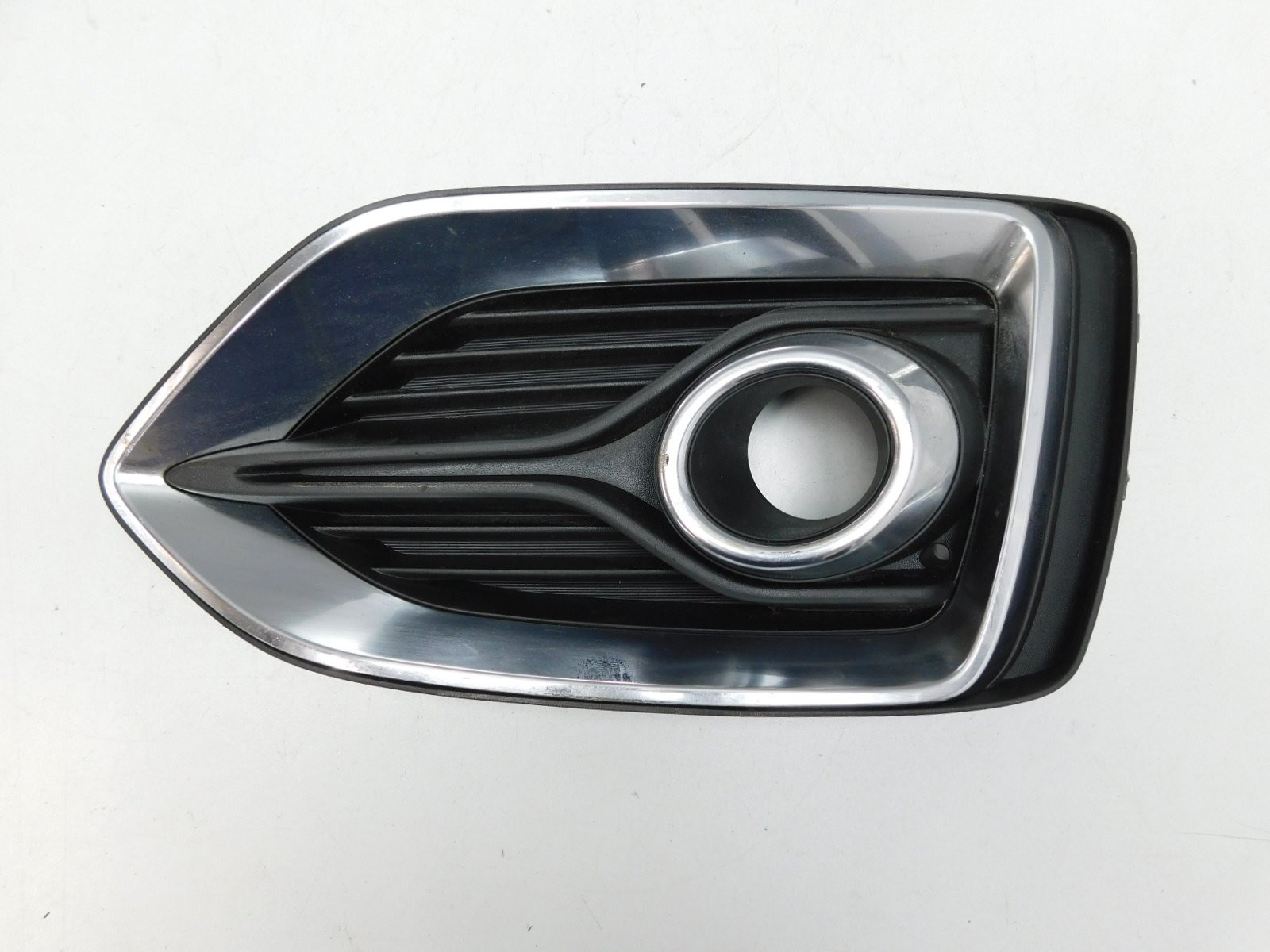 Решетка в бампер правая Hyundai Solaris 2017>