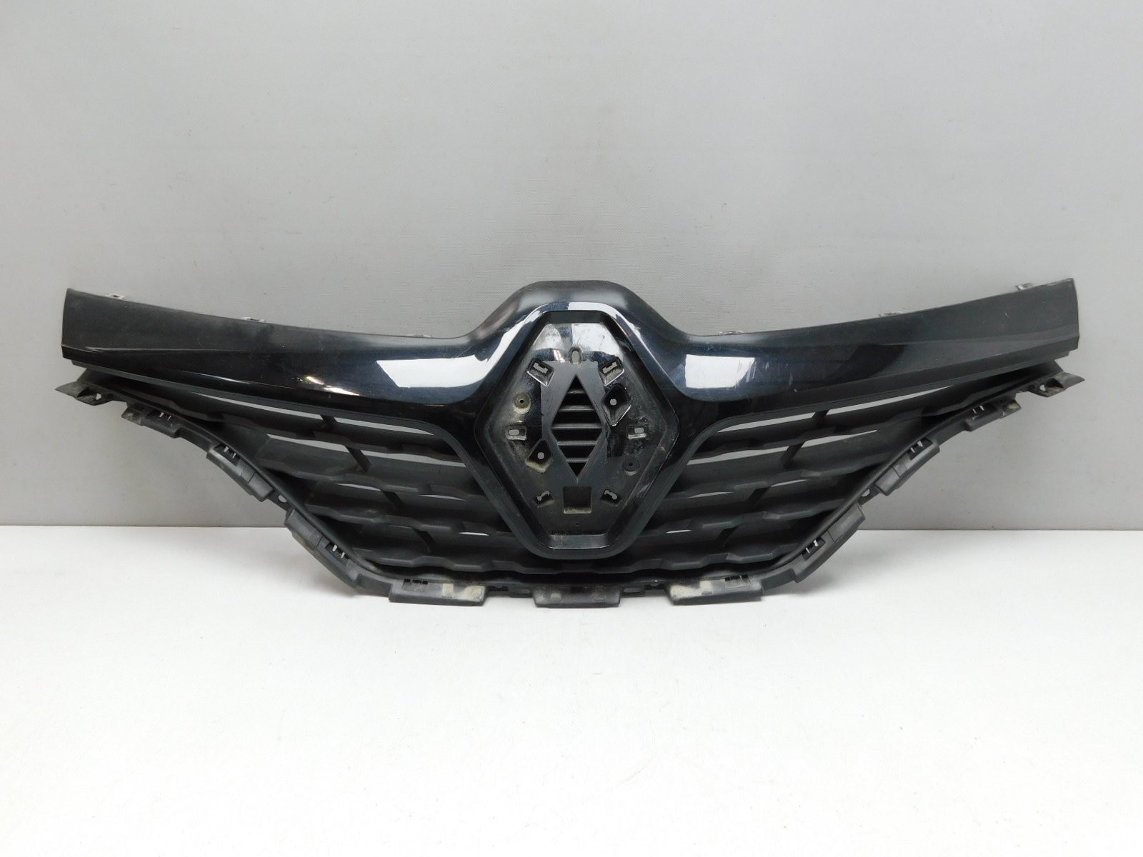 Решетка радиатора Renault Kaptur 2016>