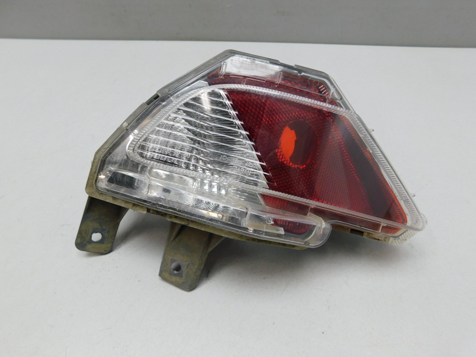 Фонарь задний в бампер левый Toyota RAV 4 2013-2019