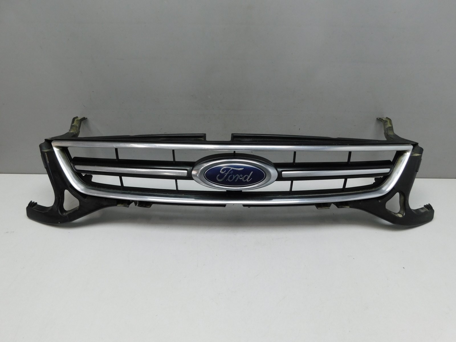 Решетка радиатора Ford Mondeo IV 2007-2015