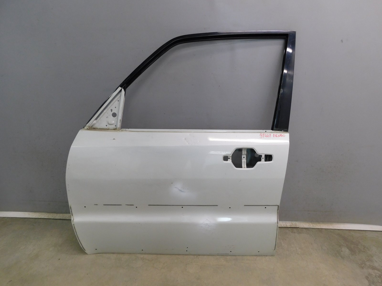 Дверь передняя левая Mitsubishi Pajero IV 2007>