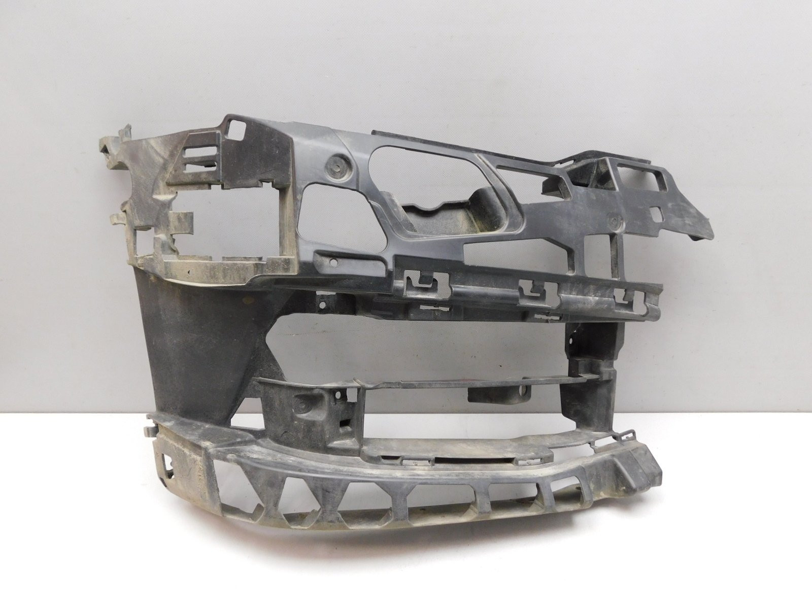 Кронштейн переднего бампера BMW 5-серия G30 2016>