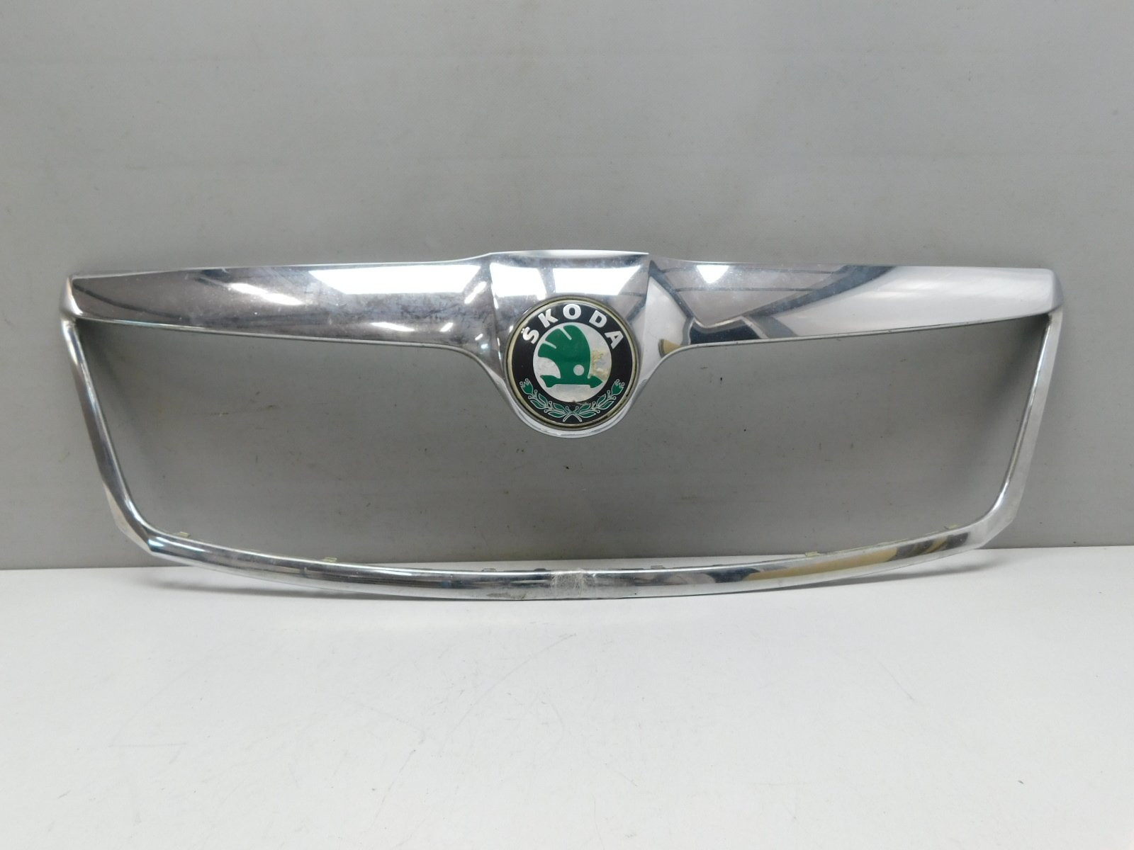 Молдинг решетки радиатора Skoda Octavia II (A5 1Z) 2004-2013